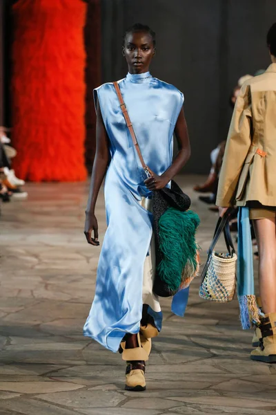 Look 30